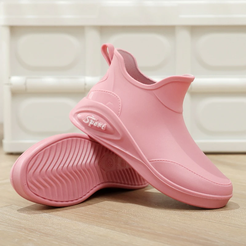 时尚雨鞋女短筒外穿个性平底防水鞋厨房防滑轻便甜美雨靴夏季胶鞋