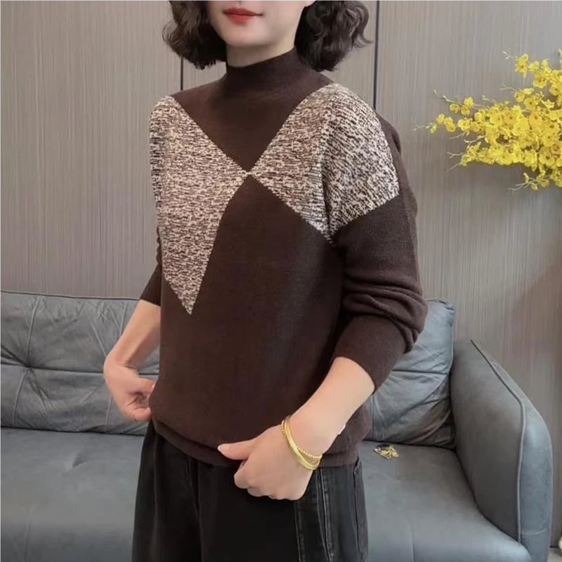秋冬新款时尚妈妈几何图案毛衣针织衫半高领女士拼接百搭加厚上衣