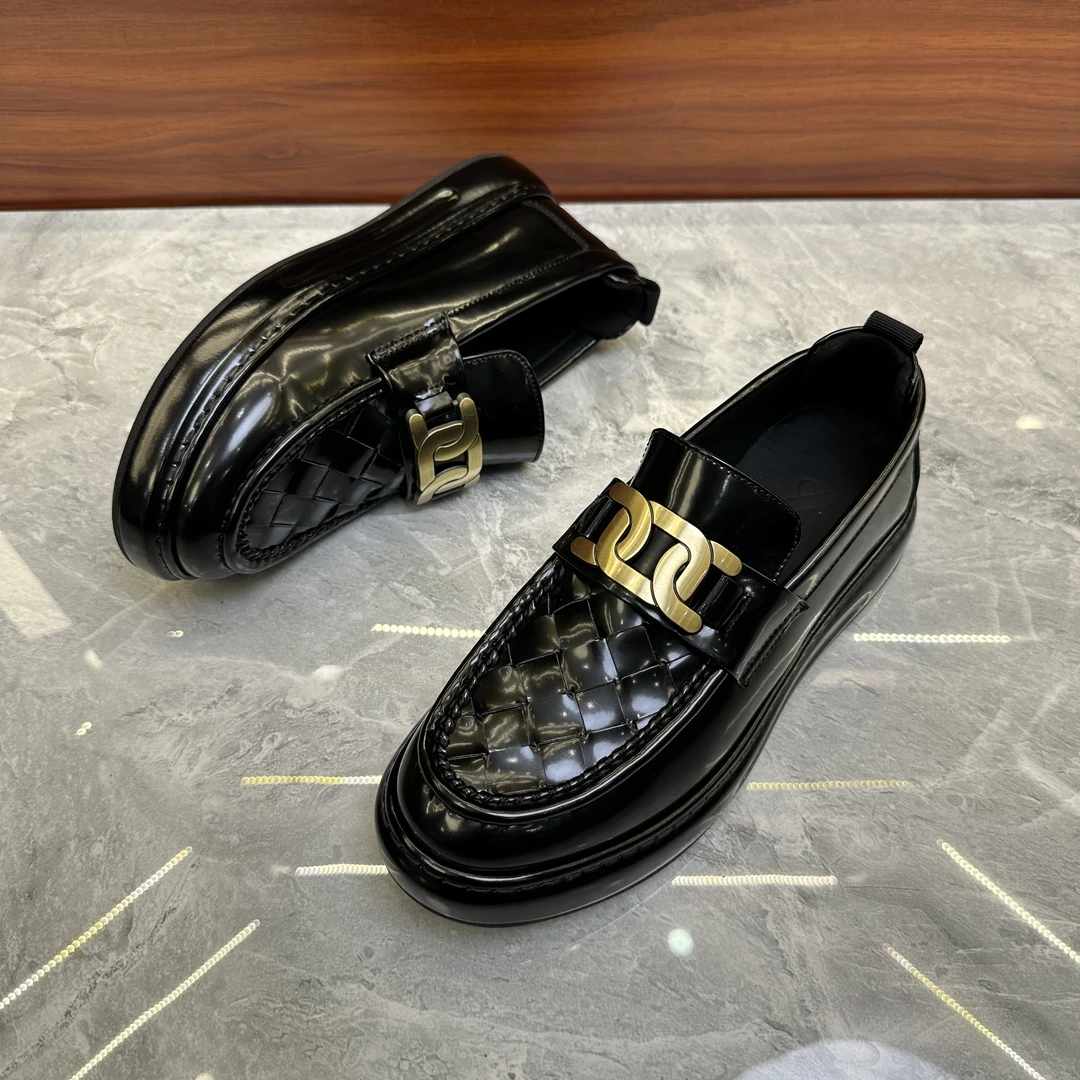 S广州四季百搭厚底增高男鞋商务休闲鞋男士时尚漆皮舒适透气