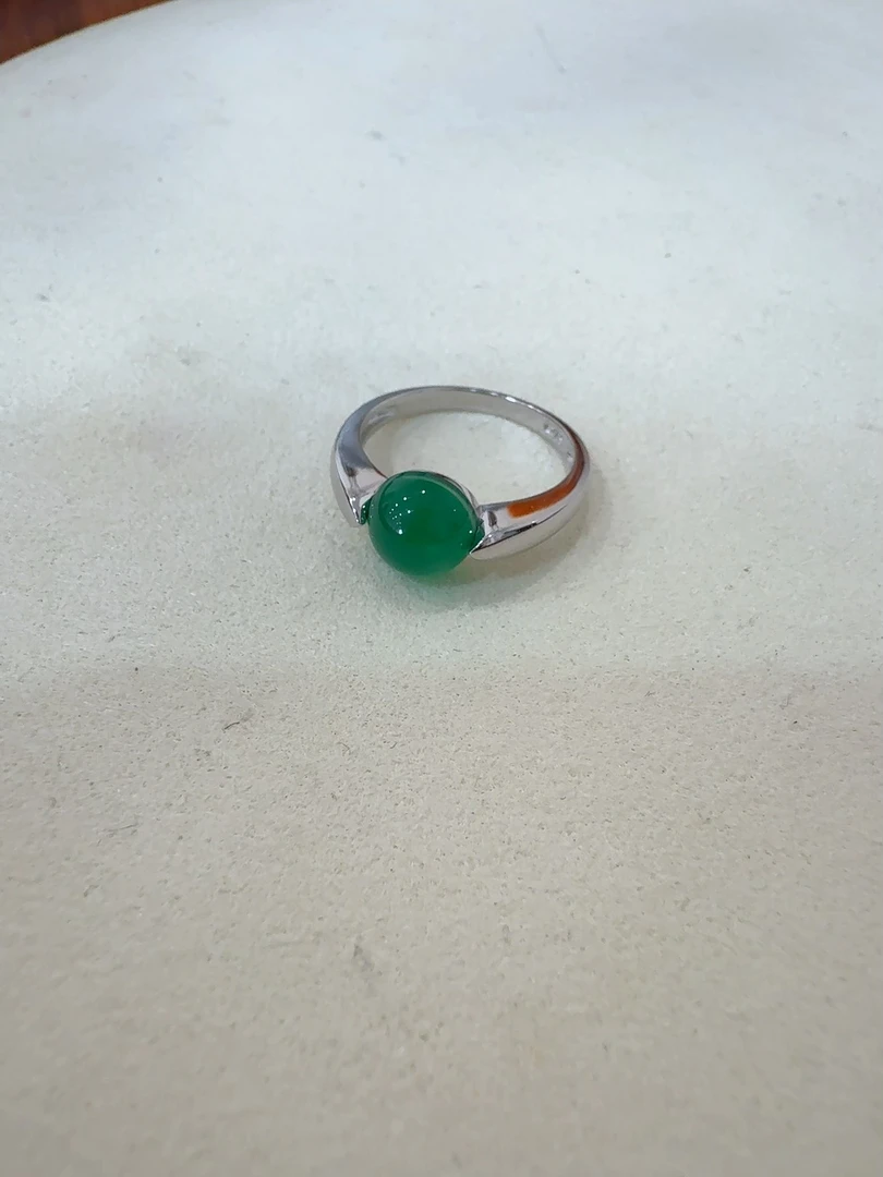 天然高冰玉髓闭口戒绿1064