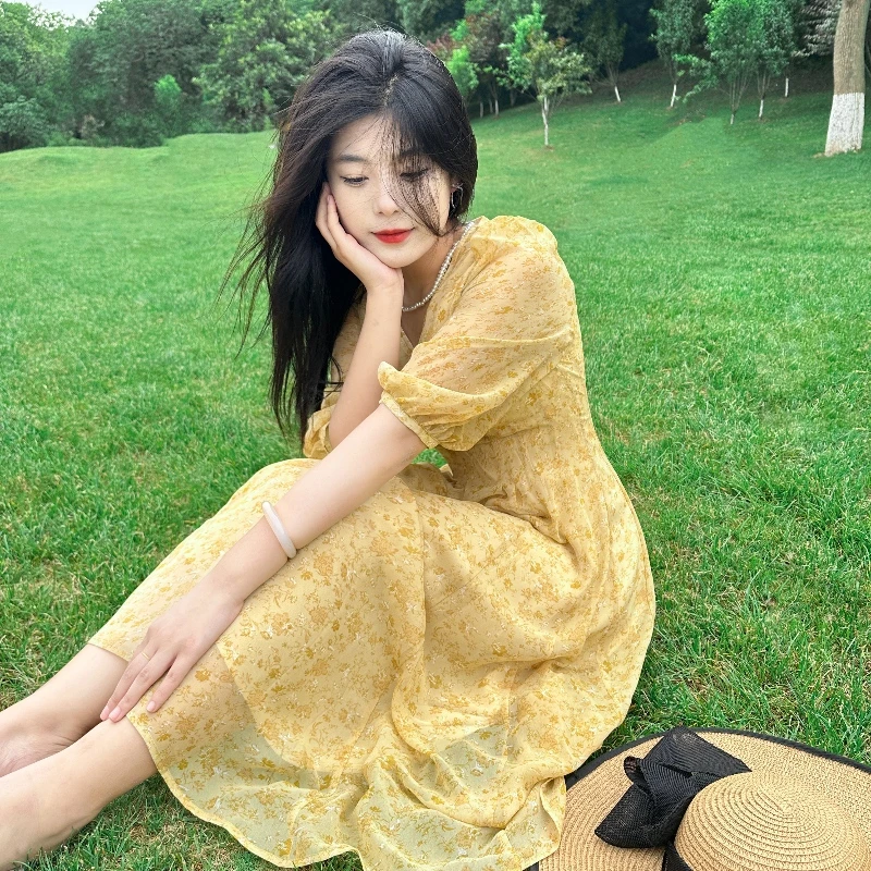 【刘亦菲同款连衣裙】夏季V领复古长裙时尚设计感褶皱女裙L24865