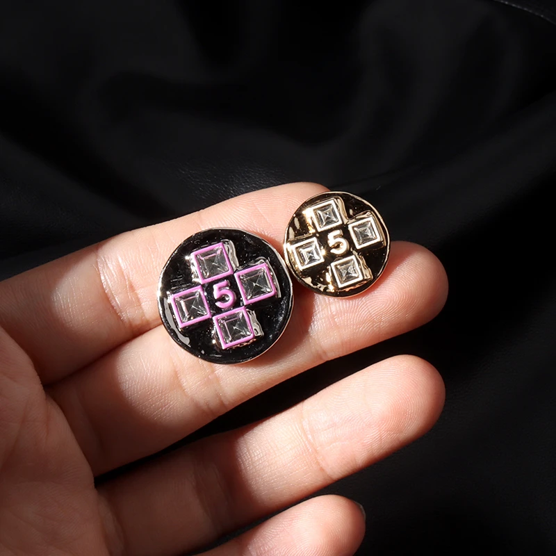 轻奢小香风5字镶钻金属纽扣名媛皮草大衣外套金属毛衣纽扣