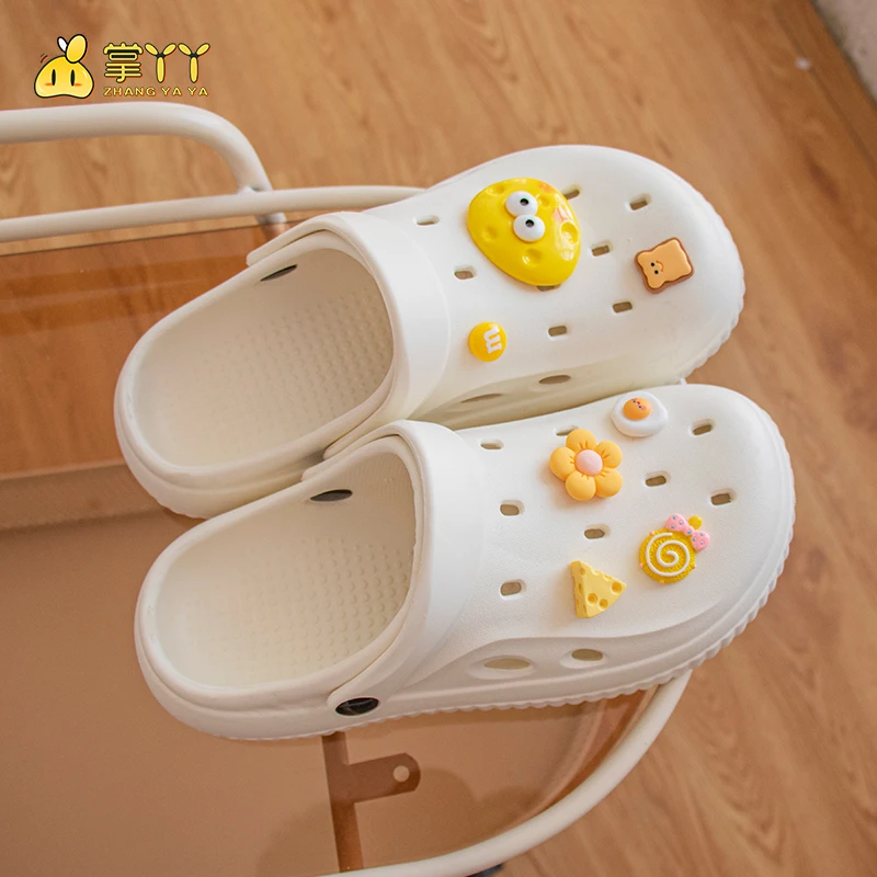 夏季可爱小奶酪洞洞鞋女款卡通外穿防滑踩屎感包头拖鞋学生少女风