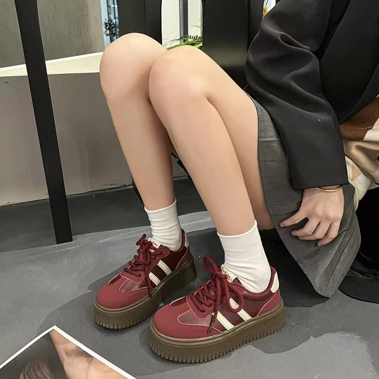 Q08 休闲韩版德训鞋女2024新款百搭厚底板鞋系带拼色时尚单鞋