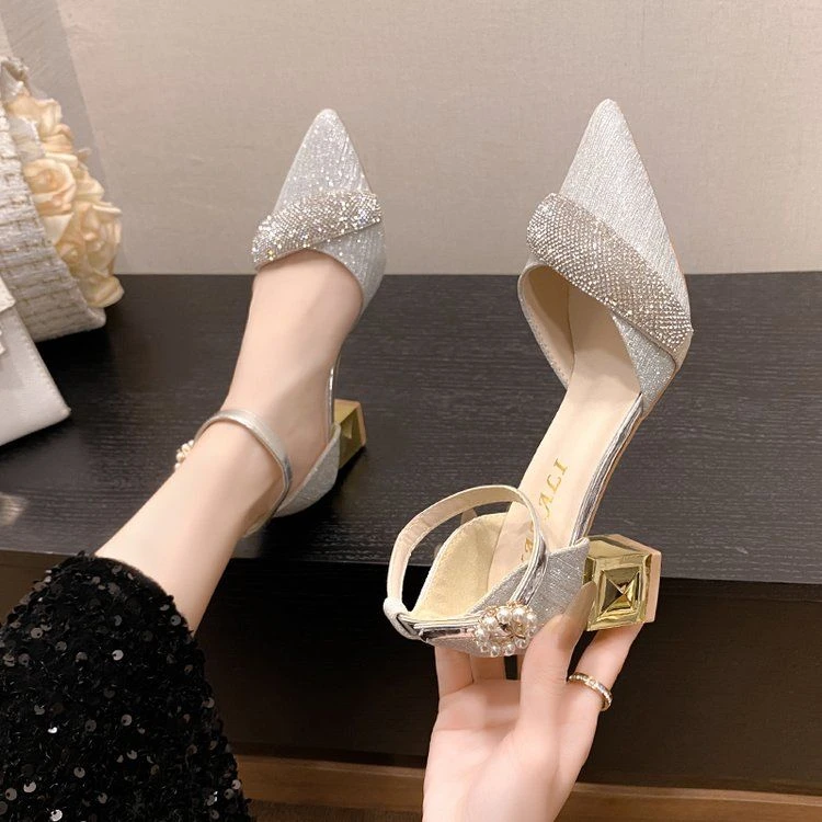 水钻粗跟包头凉鞋女春夏季百搭一字扣带气质高跟鞋尖头中空单鞋女