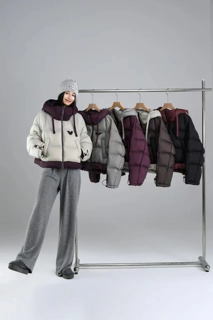 芳姐连帽撞色设计感外套