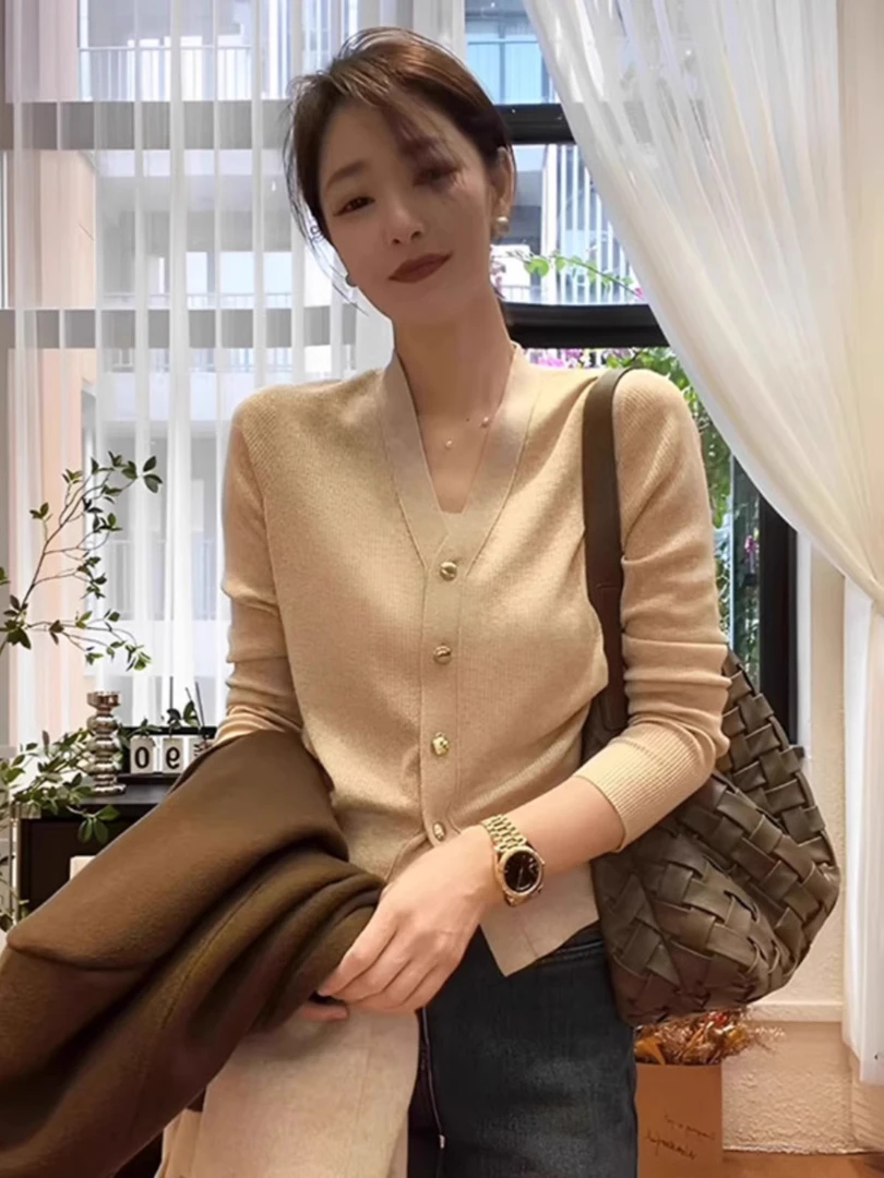 V领针织开衫秋季女装2025新款修身显瘦洋气减龄长袖毛衣外套上衣