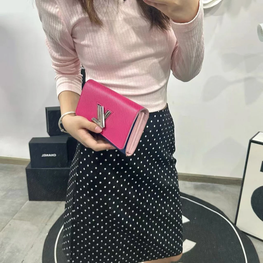 95新 LouisVuitton/路易威登 心选奢品/LV 扭一扭钱包
