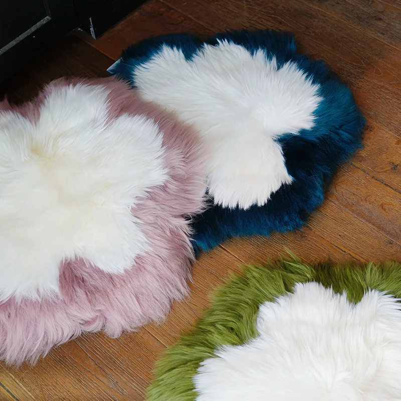 花园里手工羊毛皮草坐垫