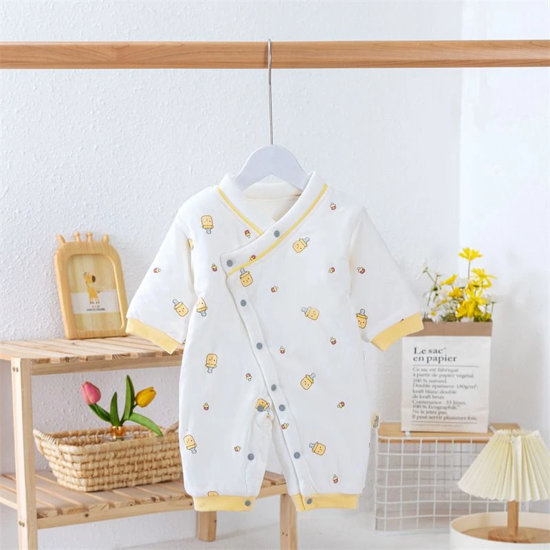 冬季婴儿加厚连体衣宝宝纯棉蝴蝶衣新生保暖棉衣爬服夹棉外出衣服