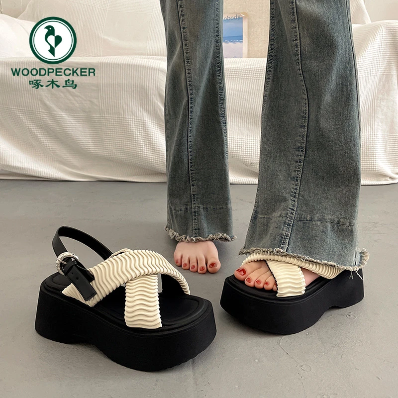 啄木鸟韩系绝美厚底凉鞋女夏季外穿高级感2024新款增高坡跟罗马鞋