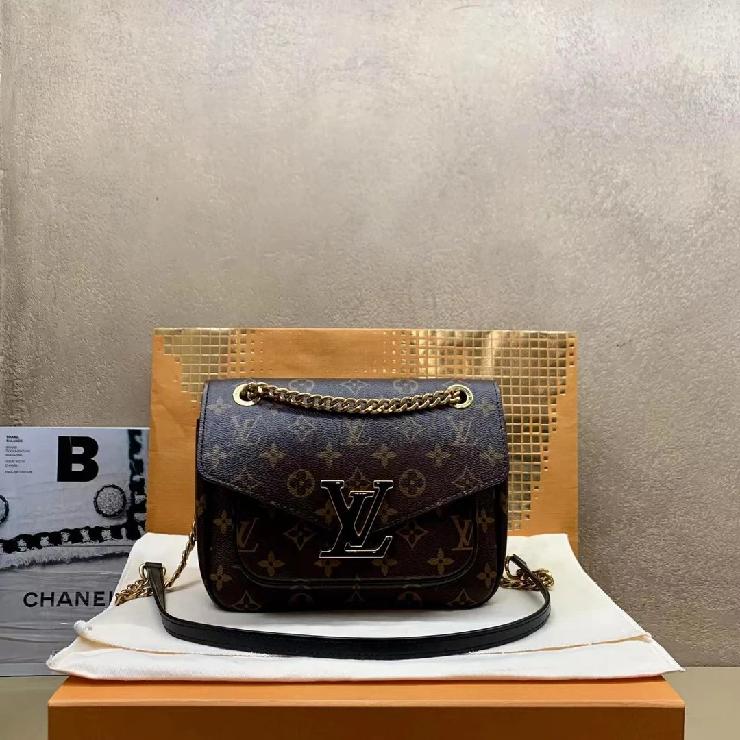 95新  壹臻中古/LV老花Passy邮差包芯片 63840004