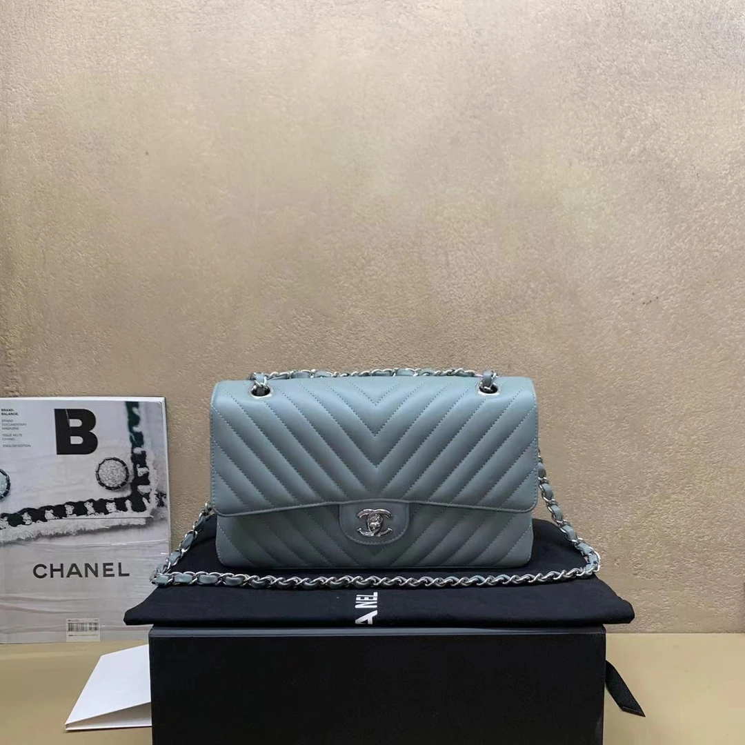 95新 Chanel/香奈儿 壹臻中古/莫兰迪绿V纹CF 中号 57542415