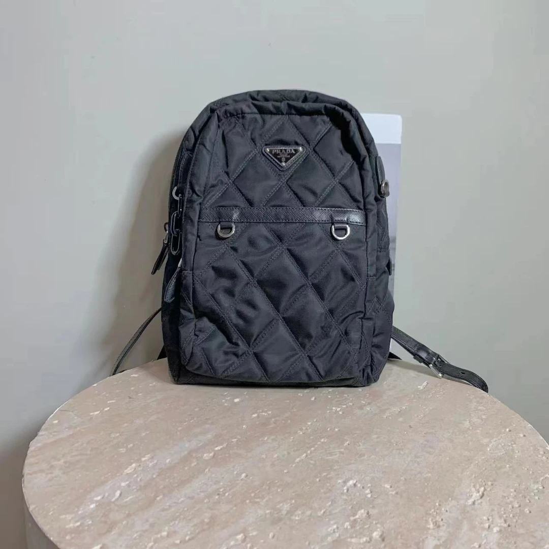 95新 Prada/普拉达 壹臻中古/Prada 黑色尼龙双肩包 87170912