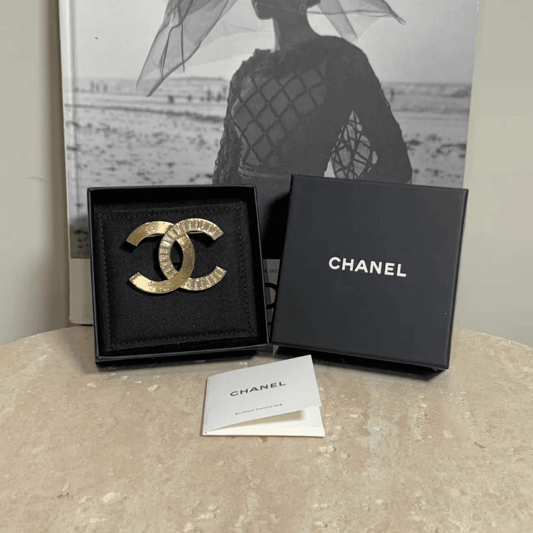 99新 Chanel/香奈儿 壹臻中古/24S金色鎏金水钻双c胸针 95586285