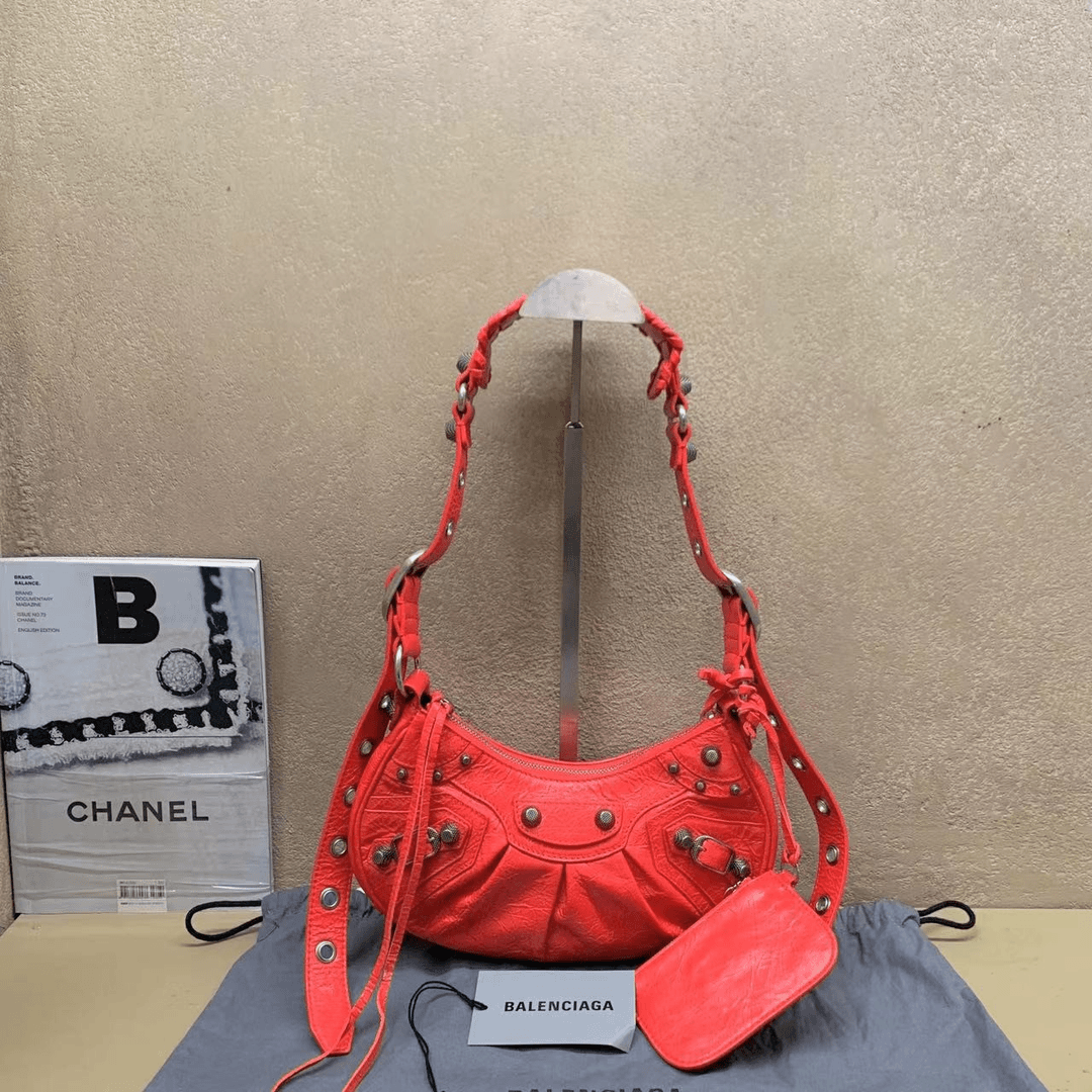 95新  壹臻中古/巴黎世家红色半月机车包xs 30322711