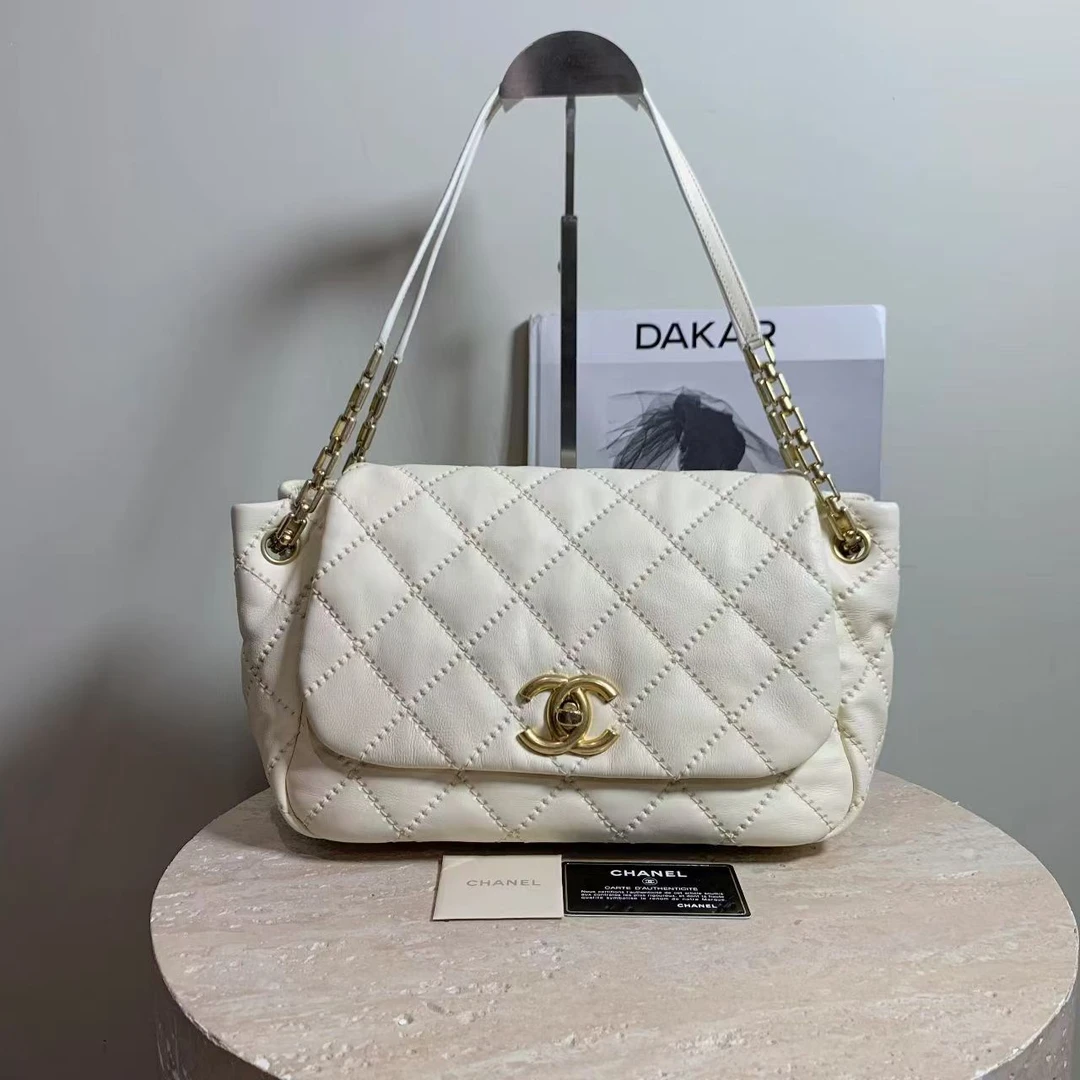 95新 Chanel/香奈儿 壹臻中古/奶黄色云朵机场包 14开 24201647