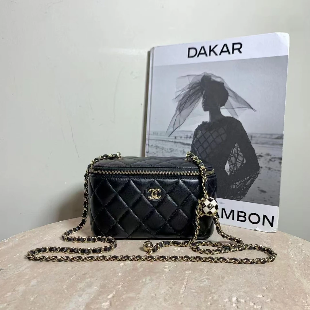 95新 Chanel/香奈儿 壹臻/23C黑金羊足球金球长盒子包 31450325