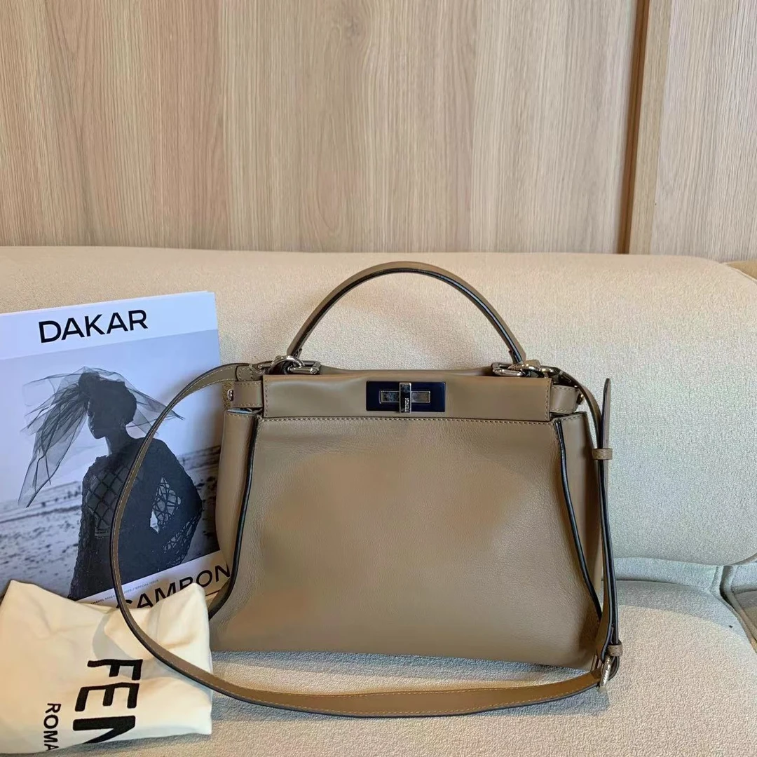 99新 FENDI/芬迪   Fendi棕色peekaboo中号 37390948