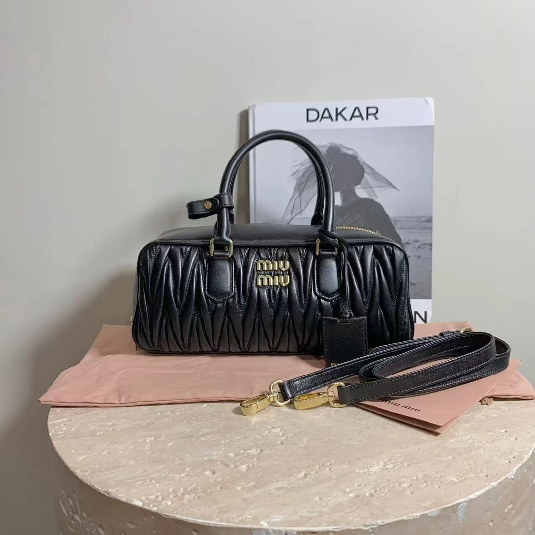 95新 MIU MIU/缪缪 苏壹臻中古/黑金褶皱保龄球中号 72660177
