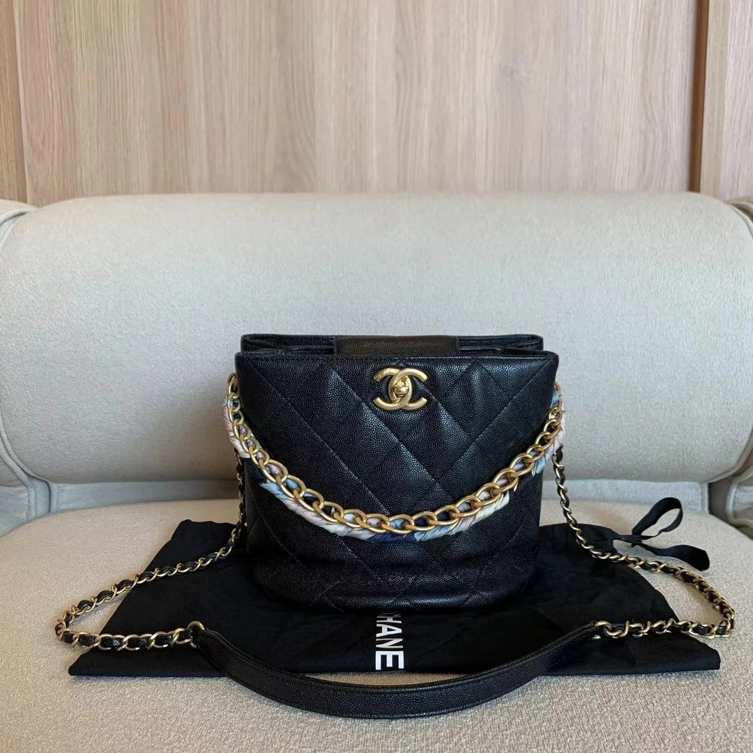 95新 Chanel/香奈儿 壹臻/黑金丝巾手柄嬉皮水桶包29开58496387