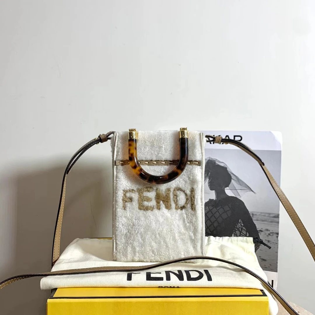 99新 FENDI/芬迪 壹臻/白色羊羔毛mini tote包/77845627