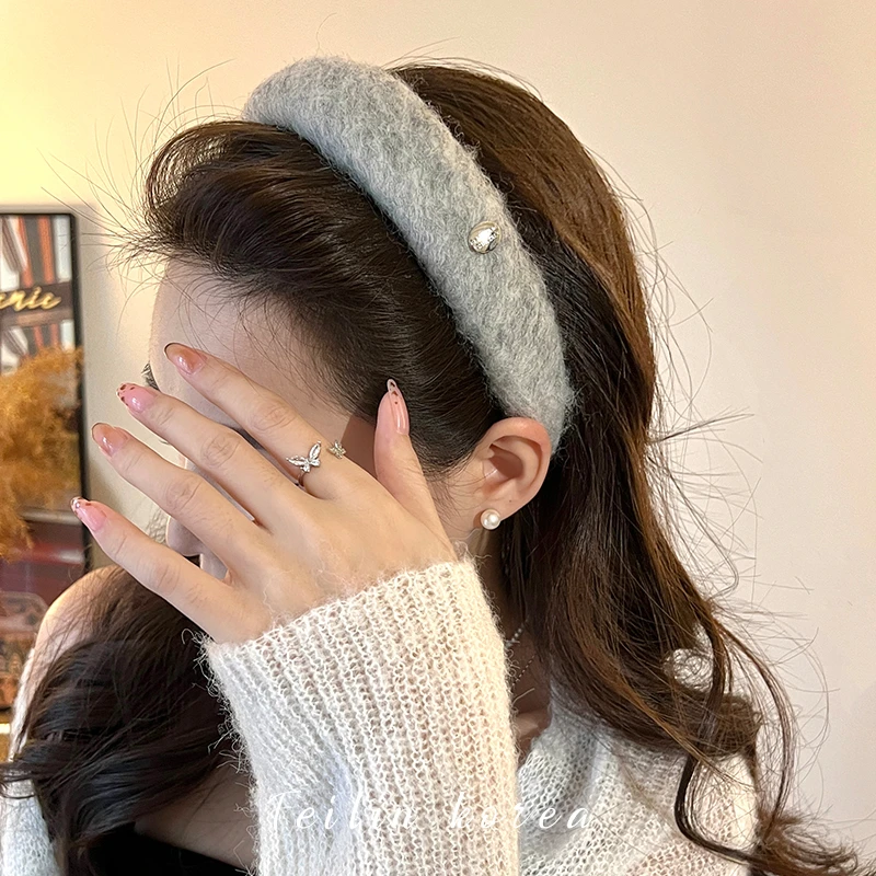 气质毛绒发箍女款春季高级感宽边洗脸头箍高颅顶2025新款发卡压发