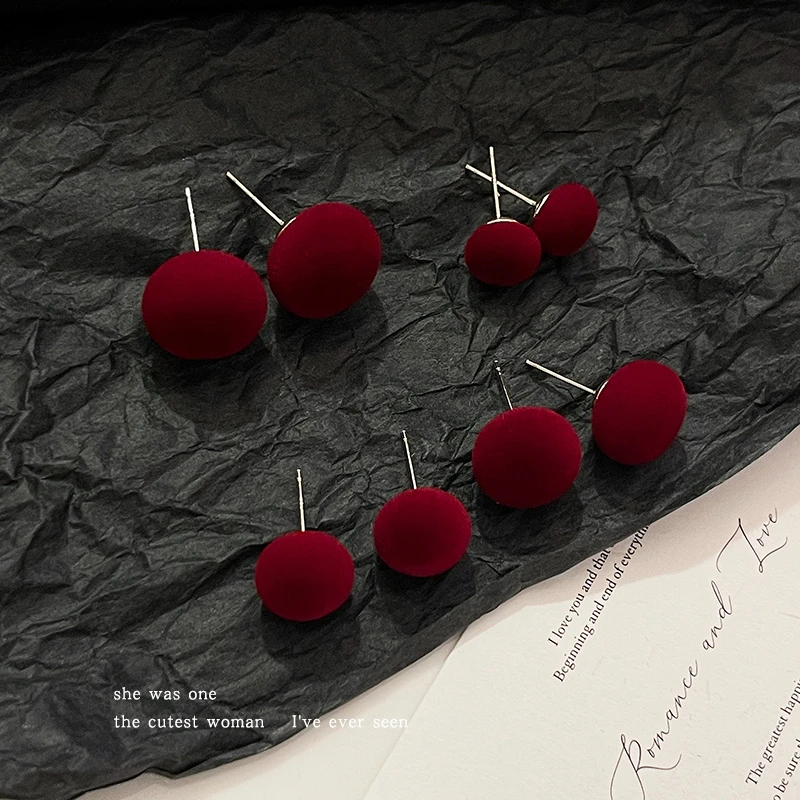 铜合金耳饰 新年酒红色喜庆丝绒球球耳钉女绝美耳环耳坠过年配饰