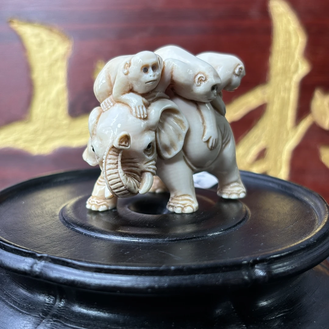 2280NEL009松山纯手工雕刻三猴骑象摆件 天然猛犸牙