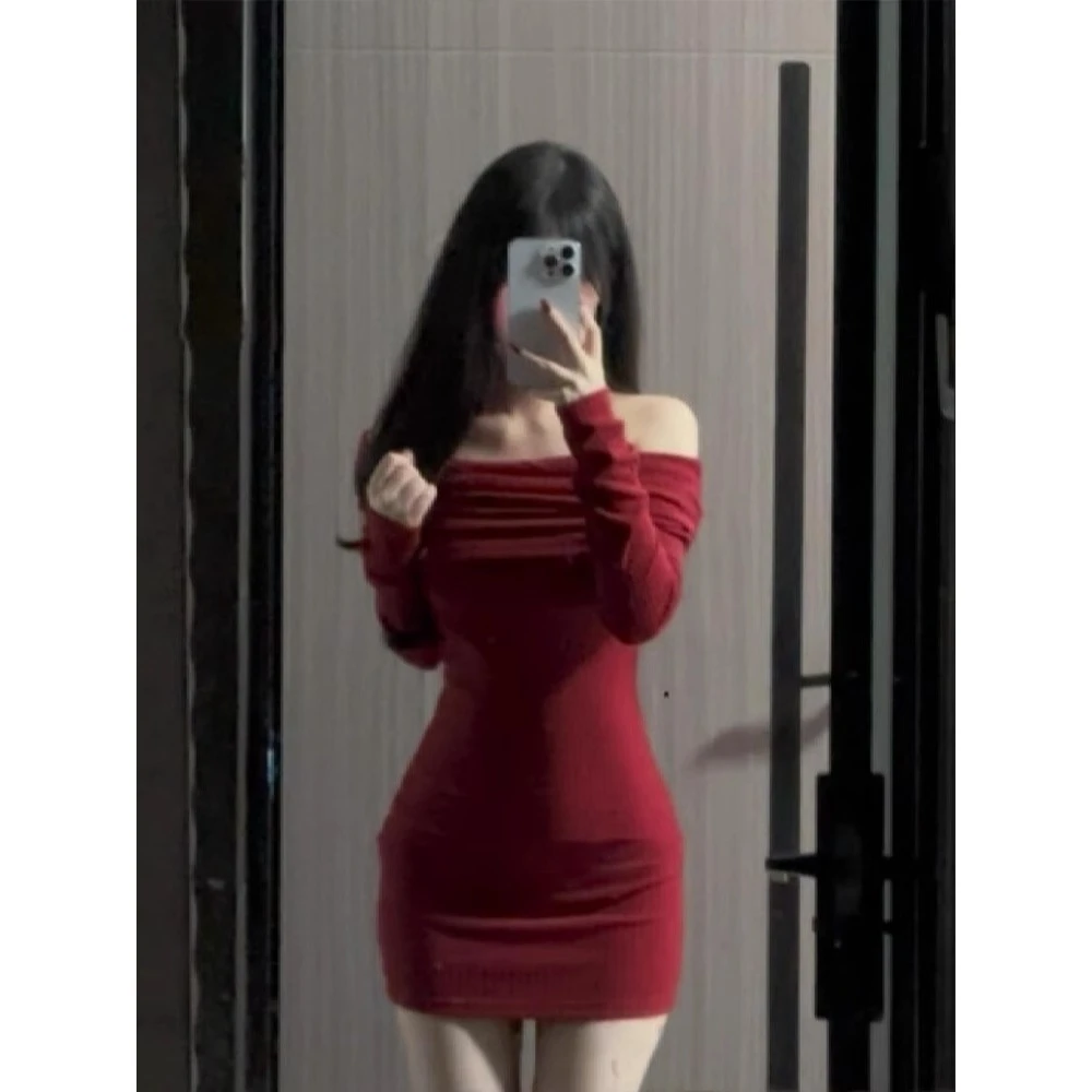 红色一字肩长袖针织连衣裙女甜欲小裙子小妈风早秋气质穿搭短裙