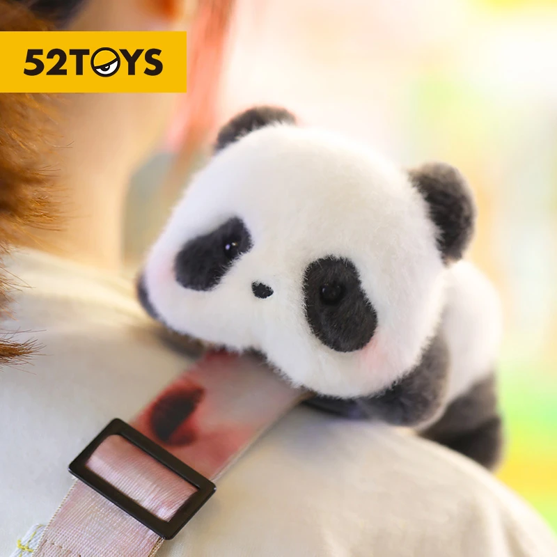 52TOYS熊猫PandaRoll胖达幼限定版 小心眼子苹果头毛绒肩宠空调毯