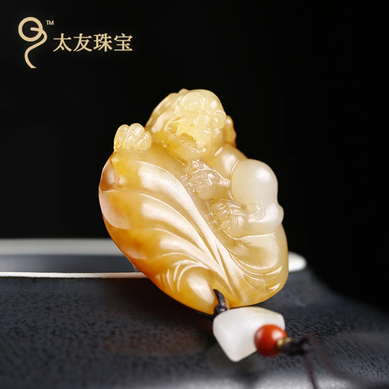 太友和田玉手工雕刻貔貅吊坠挂件古玩玉石玉器细腻饱满9.67g