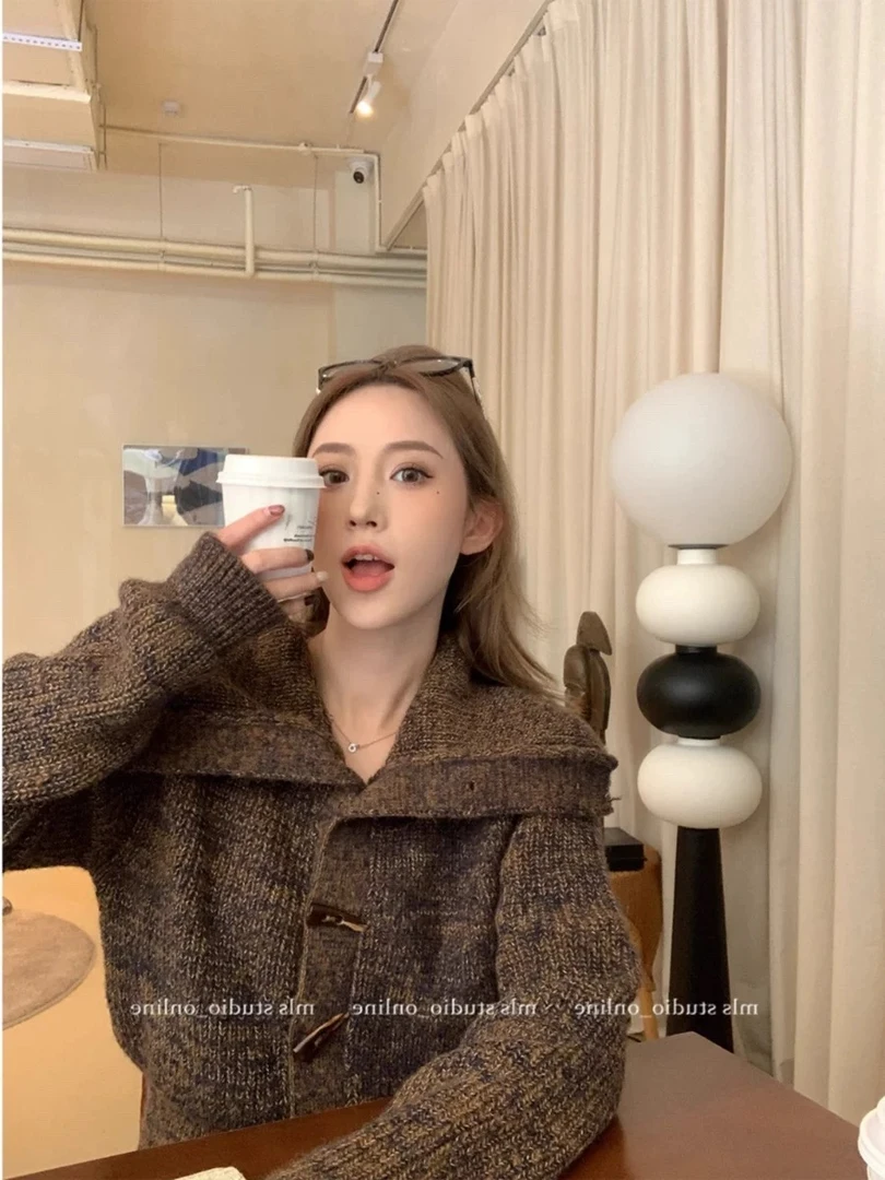 十三行秋冬时尚设计翻领牛角收腰保暖毛衣开衫外套女开衫上衣毛衣