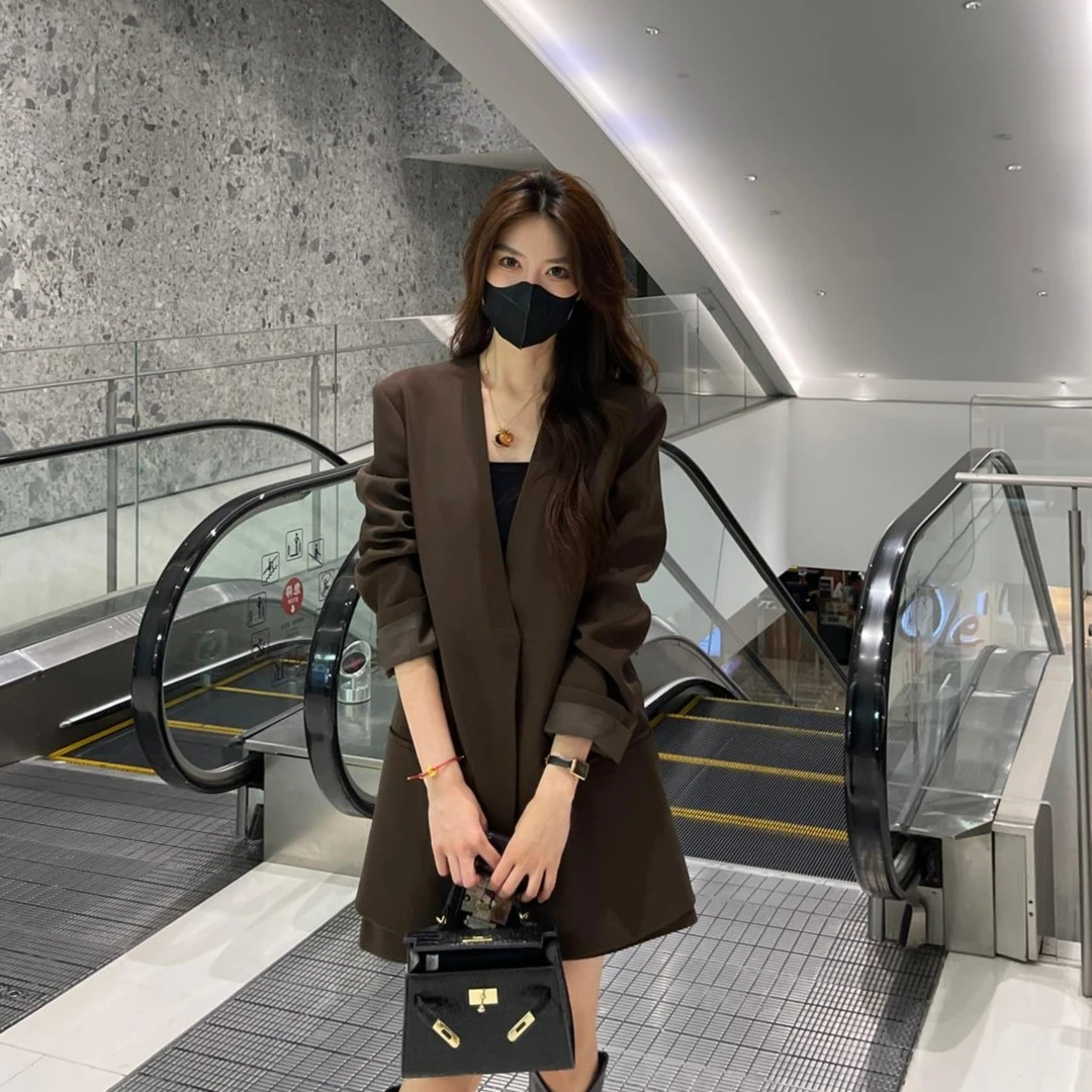 老钱风显瘦西装套装女秋装2023新款设计感气质西服外套短裤两件套