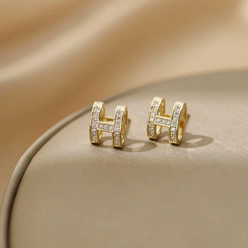 铜合金耳饰 简约精致韩版小巧款H字母耳钉