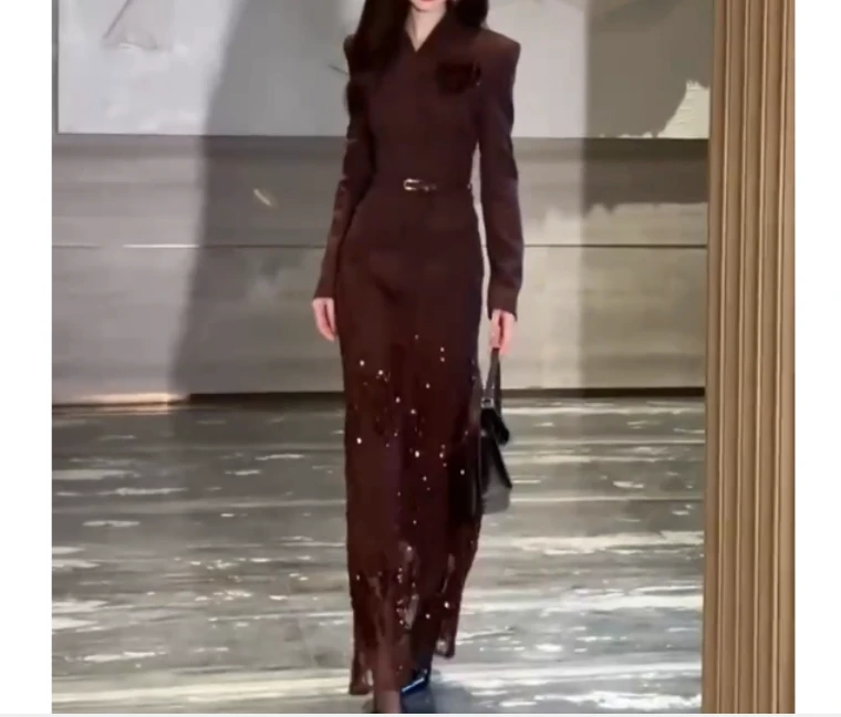 2024冬季新款时尚女装网红高级感休闲爆款连衣裙高级感女