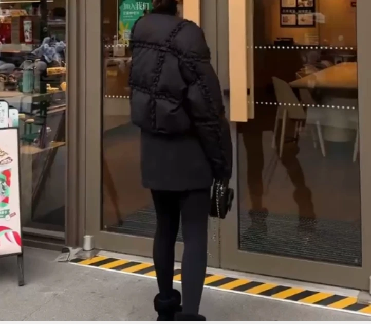 2024冬季新款时尚女装网红高级感韩版潮流棉服外套乖