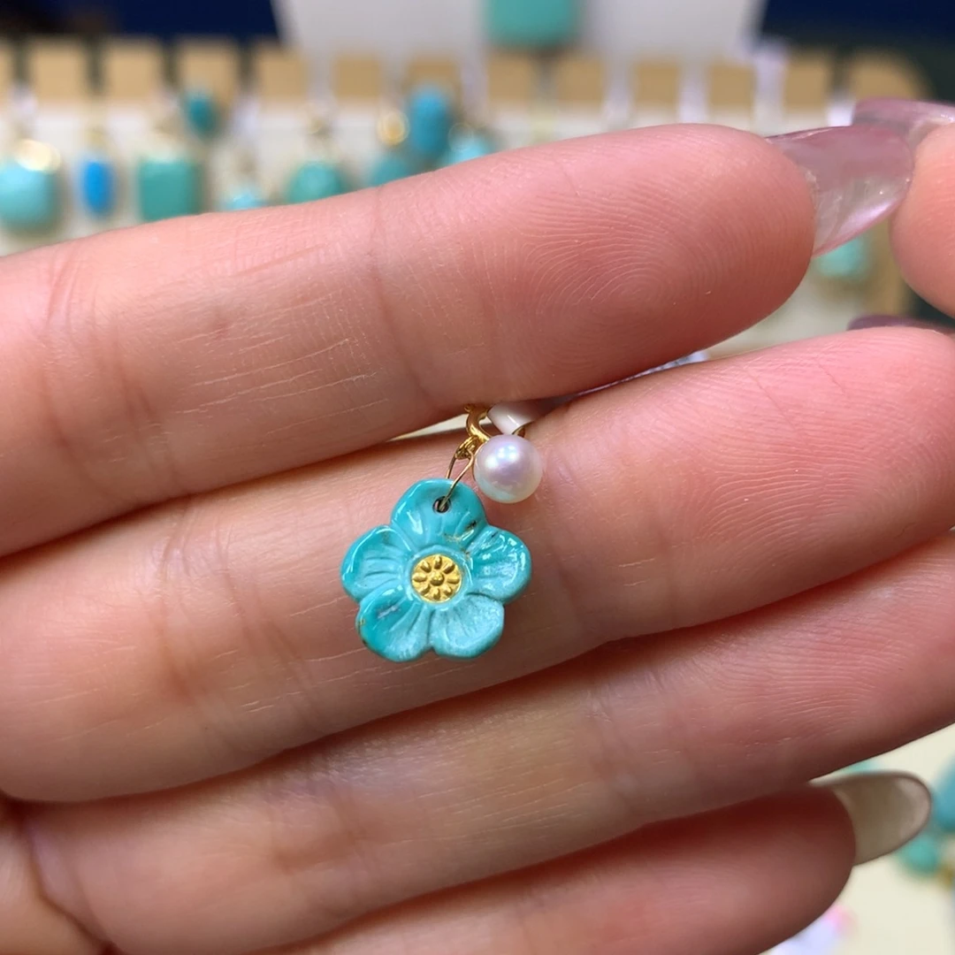 绿松石吊坠18K金镶嵌