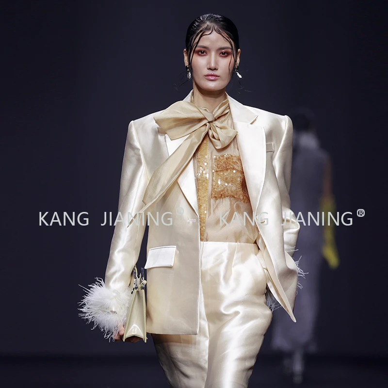 【耀世专享】24走秀款驼鸟毛拼接西装KQ23S169