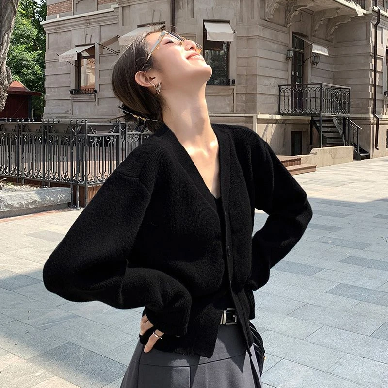 纯色v领开衫毛衣女2024年新款秋冬韩版设计感长袖针织上衣外套ins