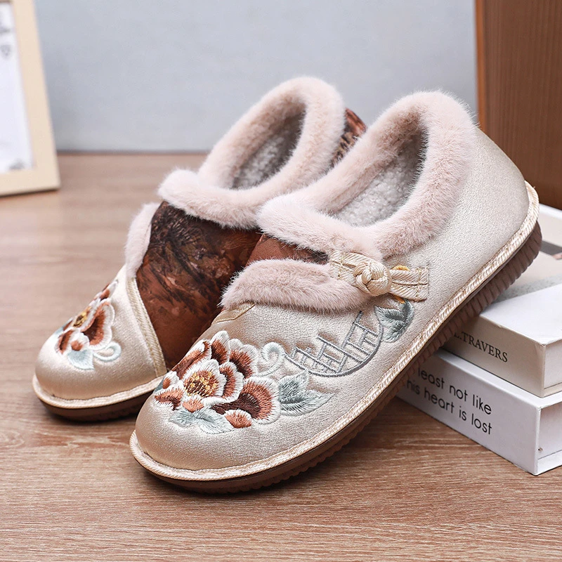 老北京冬季新款女棉鞋加绒加厚毛毛鞋绣花民族风妈妈鞋浅口豆豆鞋