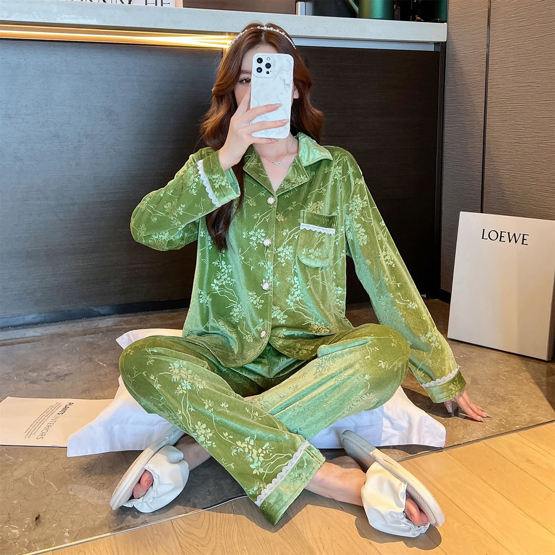 轻奢风金丝绒睡衣女秋冬季长袖蕾丝花边时尚家居服套装2024年新款