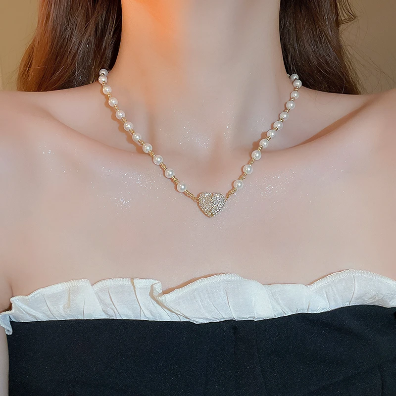 铜合金项链 爱心磁吸珠珠项链女锁骨链轻奢高级感小众毛衣链颈链