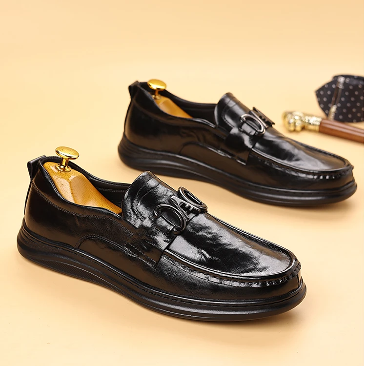 头层牛皮舒适透气不臭脚平底休闲百搭一脚蹬懒人男士皮鞋~A8021