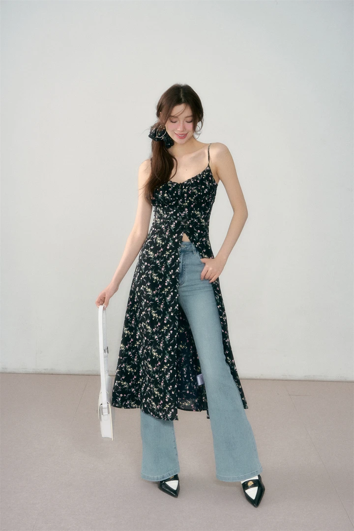 4096 AsGony 拼接蕾丝碎花吊带裙女春夏温柔气质绝美长款吊带裙