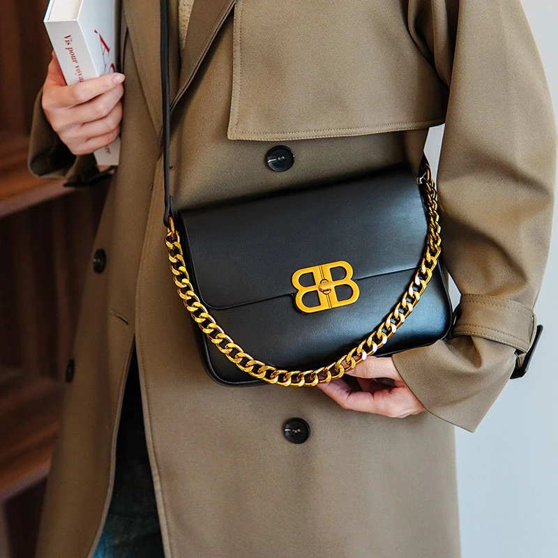 法国高级感链条包包女2023新款秋冬复古时尚小方包简约百搭斜挎包