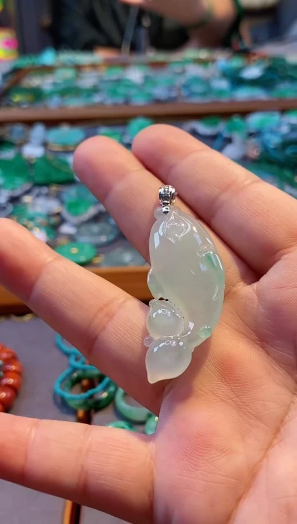【闪购商品】翡翠颈饰18K金镶嵌吊坠