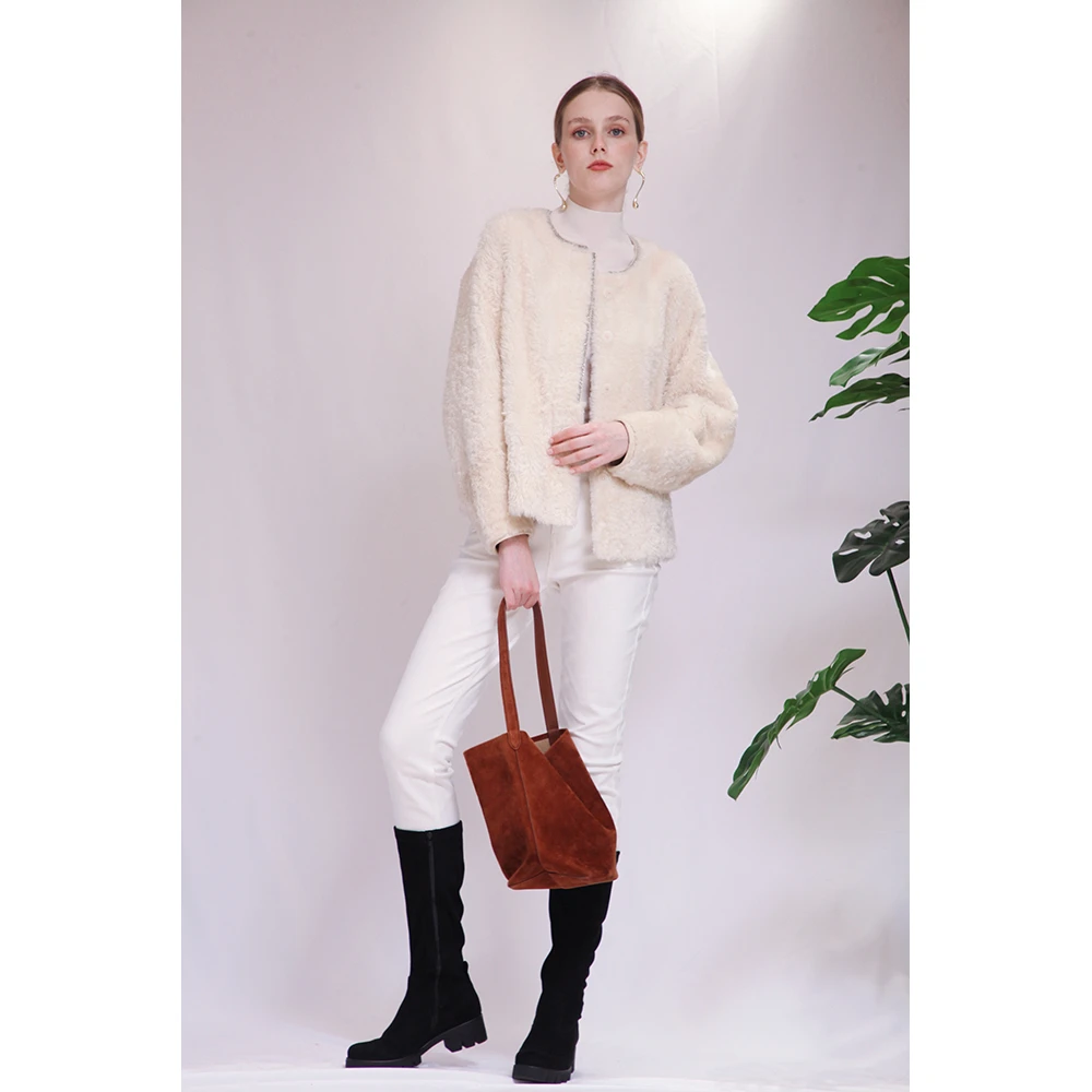 玉兰悠悠秋冬款“奢宠冬日”珠链皮毛一体卷贡外套短款时尚新中式