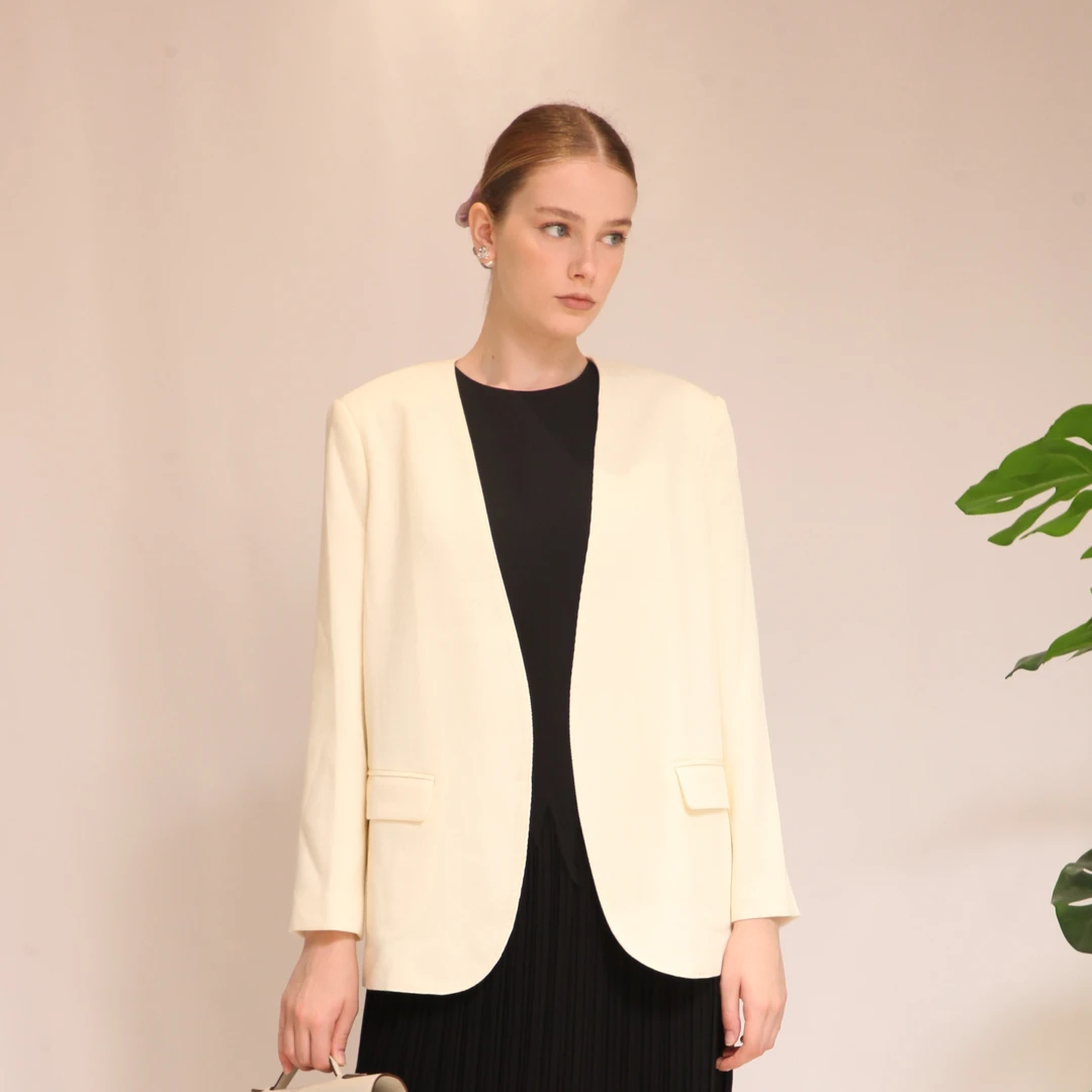 玉兰悠悠2024春秋季斜纹美利奴高支羊毛廓形西装黑色上衣外套女