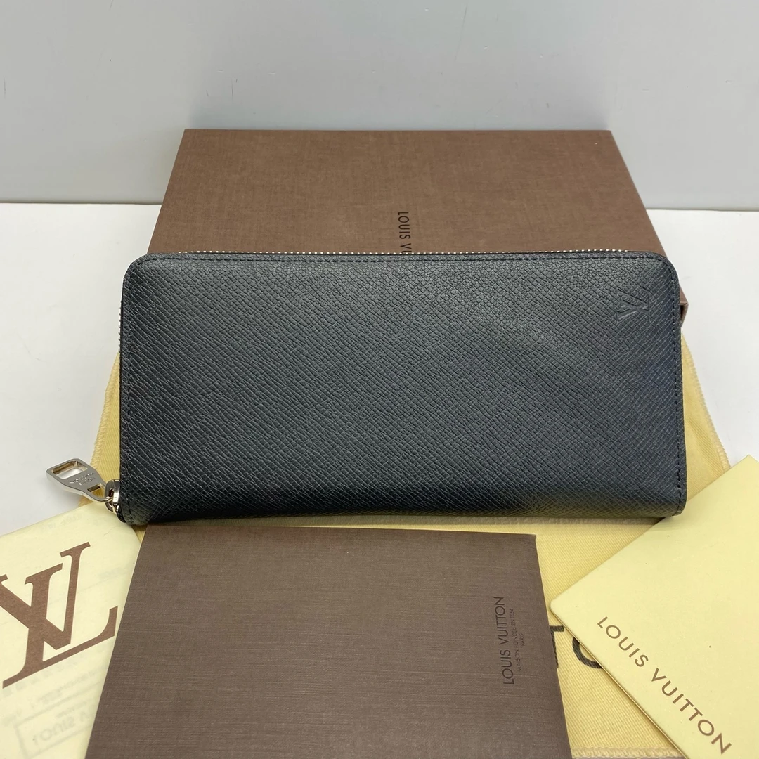 99新 LouisVuitton/路易威登 炭黑色十字纹牛皮1113长款窄版钱包
